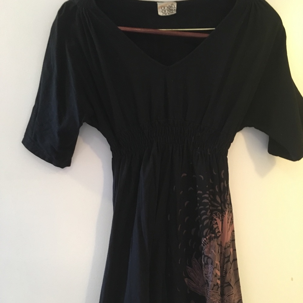 Cute black O’Neill dress -flower pattern on side